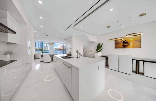 Eastern Shores House | Luxury Waterfront 4BR Home Near Bal Harbour Shops