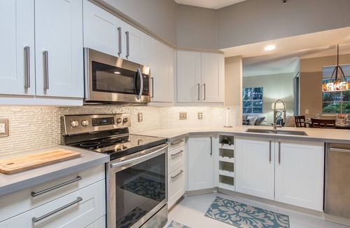 Aventura Condo | Luxury Waterfront Condo with Resort Amenities!