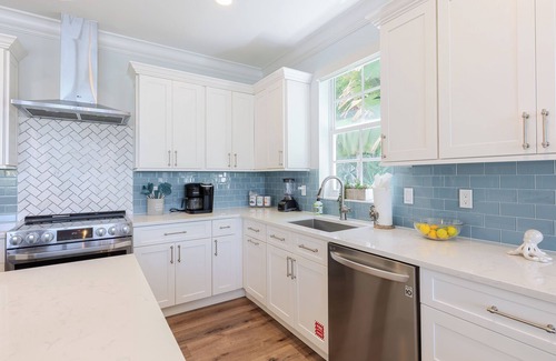 Marathon House | Luxury waterfront Home, Pool, Boat Slip, Bikes, Discounts Available thru Jan 31