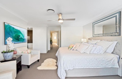 Maroochydore House | Luxury Waterfront Living In the heart of Sunshine Coast.