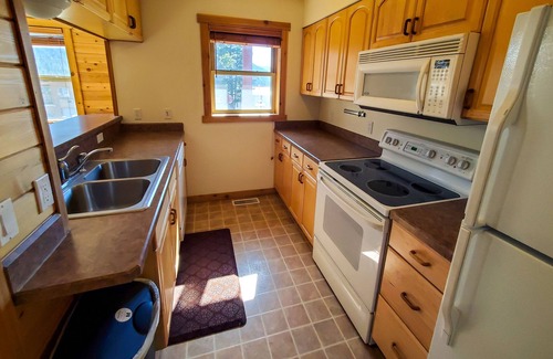 Cooke City-Silver Gate House | Luxury Yellowstone Chalet - Mountain Views with Sauna!