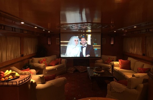 Muscat Boat Rental | Luxury Yacht in Beautiful Muscat