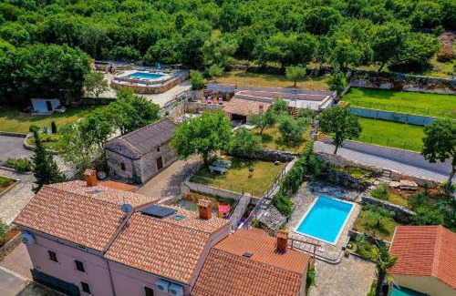 Rakalj House | Luxusvilla auf geräumigem privaten Eigentum