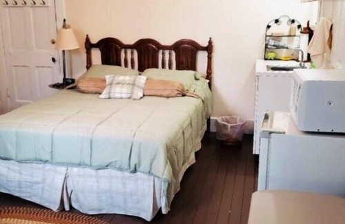 Lakeside Condo | Lvi - Suite 1 in Lakeside