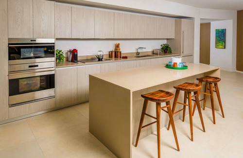 Hollywood South Central Beach Apartment | Lyfe Beach Resort