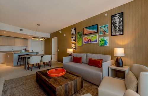 Hollywood South Central Beach Apartment | Lyfe Beach Resort