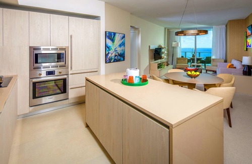 Hollywood South Central Beach Apartment | Lyfe Beach Resort