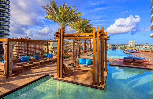 Hollywood South Central Beach Apartment | Lyfe Beach Resort
