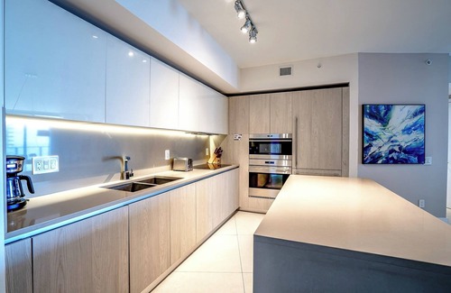 Hollywood South Central Beach Apartment | Lyfe Residence Building - Private apts over the beach