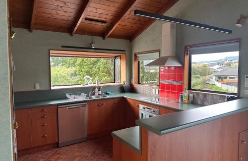 Lynmore House | Lynmore Views 3 bedroom family home