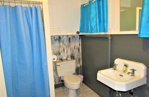 Almo Hotel | Lynnhurst Resort Motel #11 w/Kitchen - Dog Friendly!