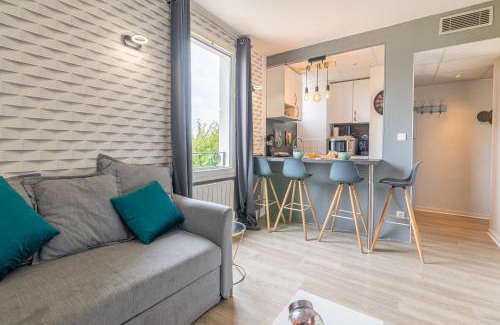 Magny-le-Hongre Apartment | LYS - 7 Min des parcs Walt Disney- Parfait pour les familles- Arrivée Autonome - Parking & Wifi Gratuit