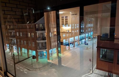 Kristiansand Apartment | Lys og romslig 3-roms leilighet innglasset balkong