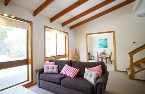 Point Lonsdale Apartment | LYTTON in the heart of old Lonnie