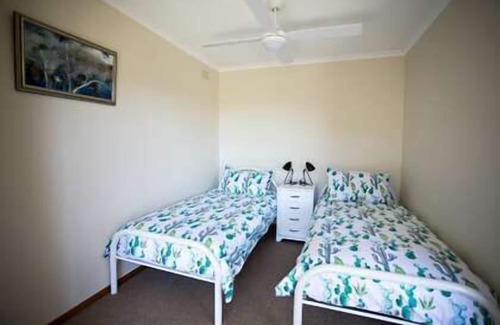 Point Lonsdale Apartment | LYTTON in the heart of old Lonnie