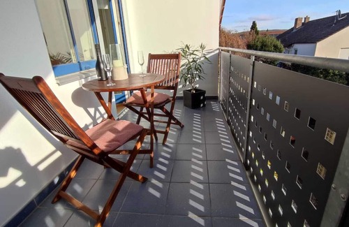Hofheim in Unterfranken Apartment | Möbilierte Renovierte Ferienwohnung mit Balkon