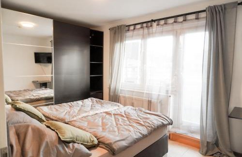 Dortmund City Centre Apartment | M House Do City Privatzimmer mit Balkon & Self Check-in