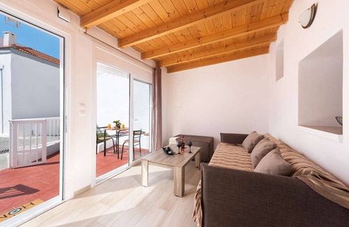 Theologos Apartment | M&K Traditional House