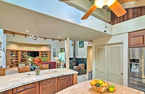 Honokaa House | 'M'la Lani' Home on 5 Acres, w/ Gas Grill!