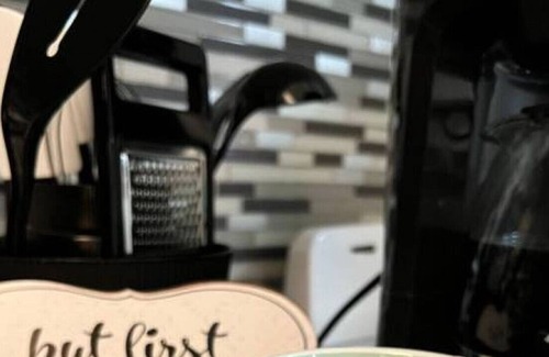 Parkside Condo | M - Lovely Budget Studio Fully Equipped at Hollywood