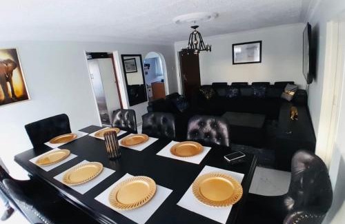 Ruwa House | M&M SIGNATURE GUEST HOUSE 5 BEDDED SLEEPS 8 in RUWA HARARE LUXURIOUS AMENITIES DECO AND MORDEN GAZEBO SOLAR GAS GEYSER WIFI BOREHOLE DURAWALLED GATED SECURITY CAR PARK STAFF LAUNDRY CATERING PURE COMFORT 25MINS FROM CBD &AIRPORT