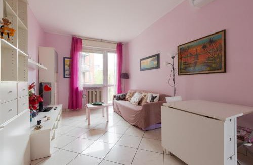 Bullona Apartment | Mac Mahon - Colorful Apartment with balcony!