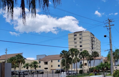 Golden Beach Condo | MacArthur Beach and Racquet Club