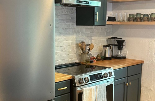 Marietta Apartment | Mack on Market - Whole Apartment in Historic Marietta