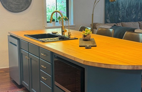 Marietta Apartment | Mack on Market - Whole Apartment in Historic Marietta