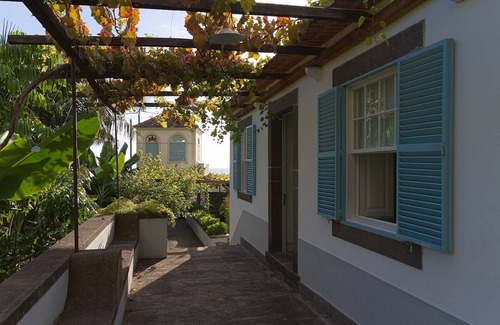 Ponta do Sol House | Madalena Do Mar: Ancient house by the sea, in a subtropical ambient