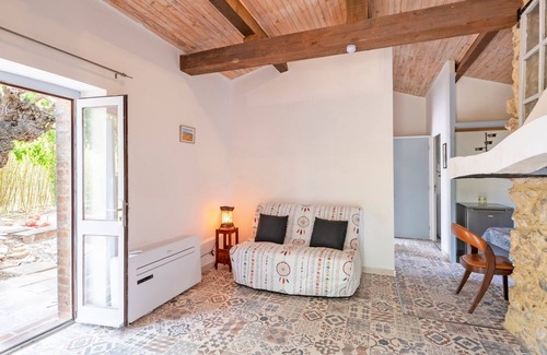 Tornac Apartment | Madi Tornac - One Bedroom Apartment, Sleeps 4