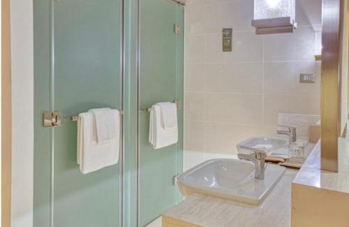 Makati Hotel | MADR Excellence at Novotel Manila Hotel Residence Acqua