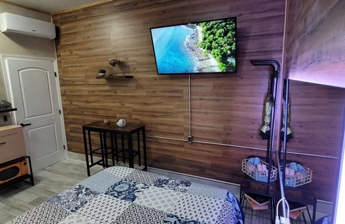 Apollo Beach House | Magic and Pacific small cozy space.
