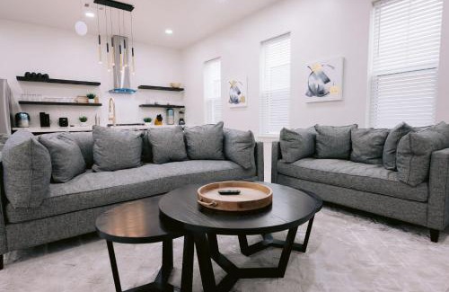 Tulane - Gravier Apartment | Magic canal
