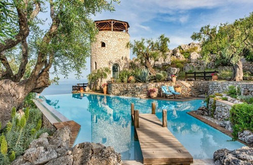 Spartylas Villa | Magic Rocks - Five Bedroom Villa, Sleeps 10