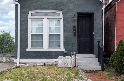 East Market District House | Magical Fairytale Stay in Nulu Historic District