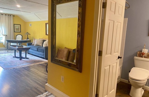 Marshall House | Magical Unicorn Hollow/Wineries/Great Meadows EventsnFully furnished apartment