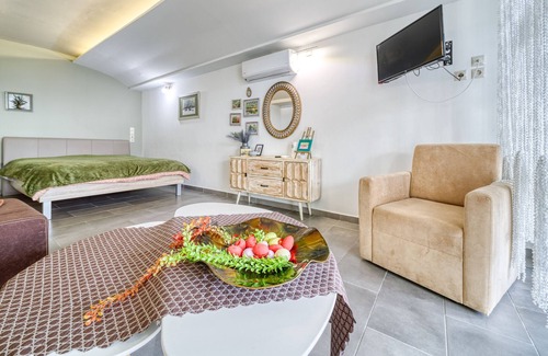 Kamena Vourla Apartment | Magical view studios Asproneri, Kamena Vourla