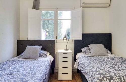 La Salut House | Magnífica Casa en Pleno Centro Barcelona .de 160 Mts. Dividido en Tres Estancias