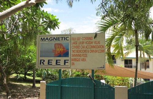 Arcadia House | "MAGNETIC REEF 3" in Arcadia