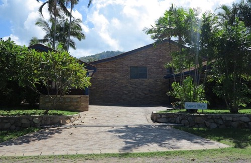 Arcadia House | "MAGNETIC SHORES UNIT 2" in Arcadia