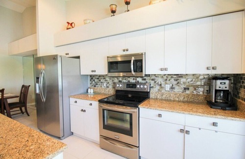Sarasota Condo | Magnificent 2 BR Lakefront Condo in Heritage Oaks - Tranquil Waters