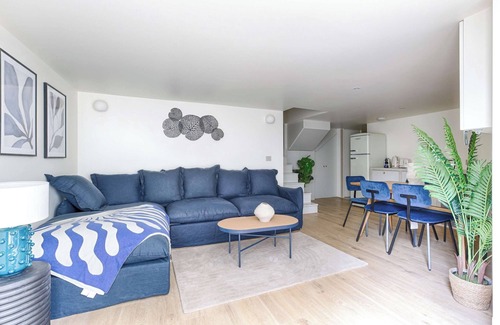 Quartier de la Roquette Apartment | Magnificent AC Duplex Bastille Le Marais