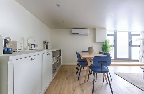 Quartier de la Roquette Apartment | Magnificent AC Duplex Bastille Le Marais