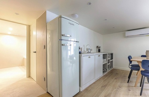 Quartier de la Roquette Apartment | Magnificent AC Duplex Bastille Le Marais