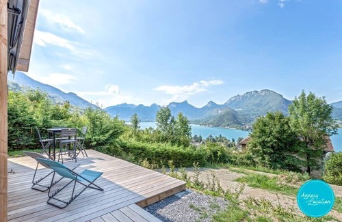 Talloires-Montmin Ski Chalet | Magnificent Chalet : lake and mountain view.