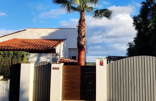 Guillena Ski Chalet | Magnificent Casa Lago with the nickname "the castle". Private heated pool.