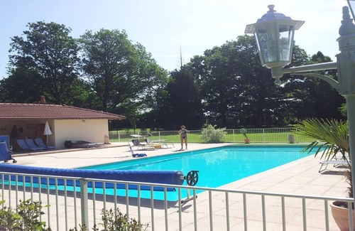 Jeanmenil House | Magnificent estate with swimming pool and private park for 18 people.