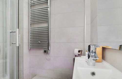 Montmartre Apartment | Magnificent Flat - 2br/6p - Champs Elysaes