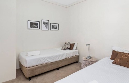 Labrador Apartment | Magnificent Lux Broadwater 2BRM
